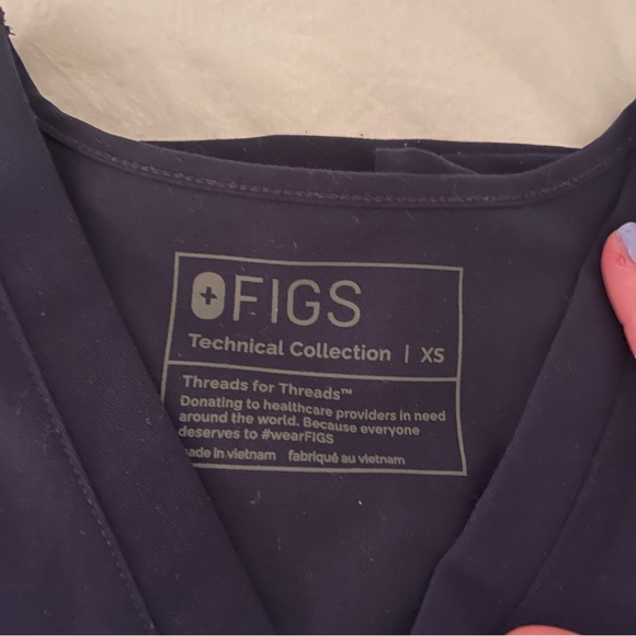 Figs Catarina one pocket scrub top navy XS - Picture 2 of 3
